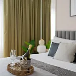 Urban 1br Loft Residences - Modern Comfort In Center 公寓 *