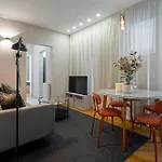 Urban 1br Loft Residences - Modern Comfort In Center *