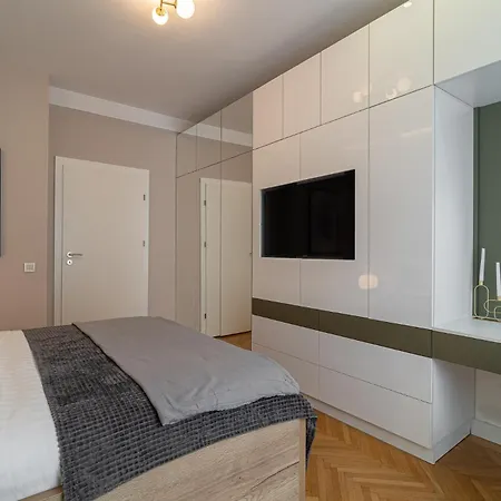 Urban 1br Loft Residences - Modern Comfort In Center *