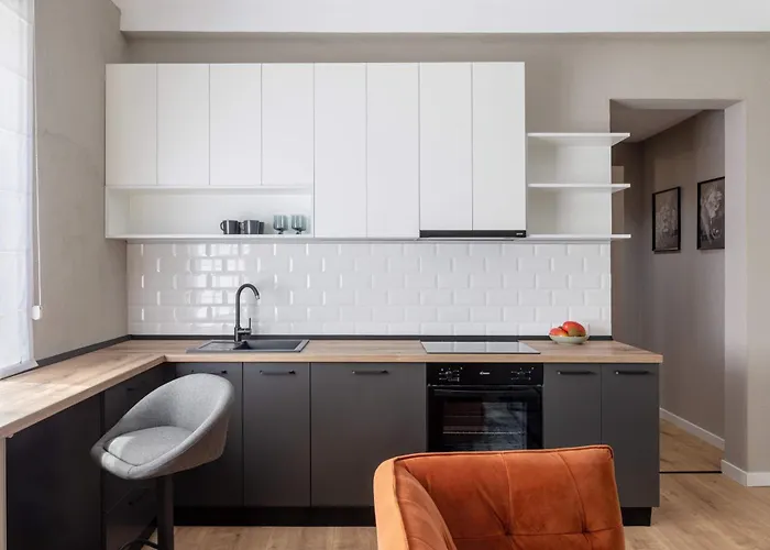 Urban 1br Loft Residences - Modern Comfort In Center Lägenhet *