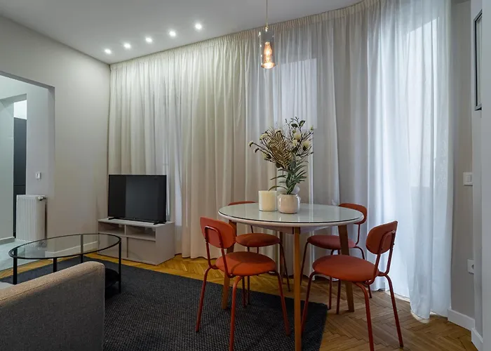 Urban 1br Loft Residences - Modern Comfort In Center *