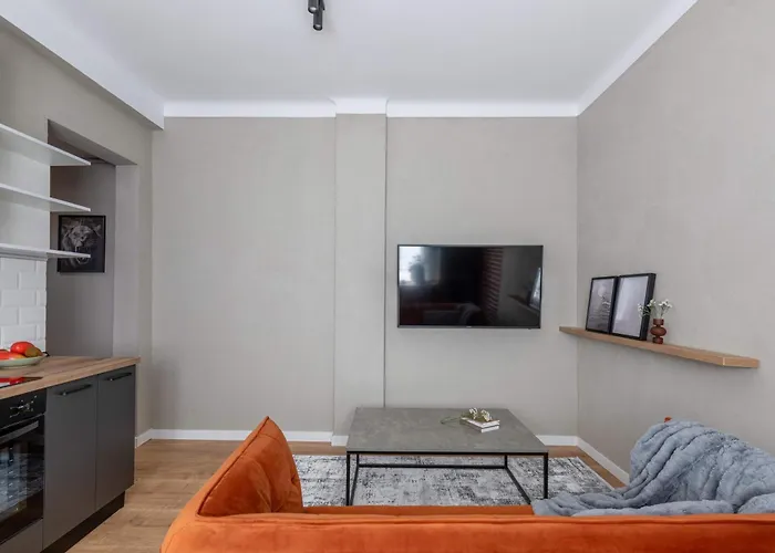 Urban 1br Loft Residences - Modern Comfort In Center Lejlighed *