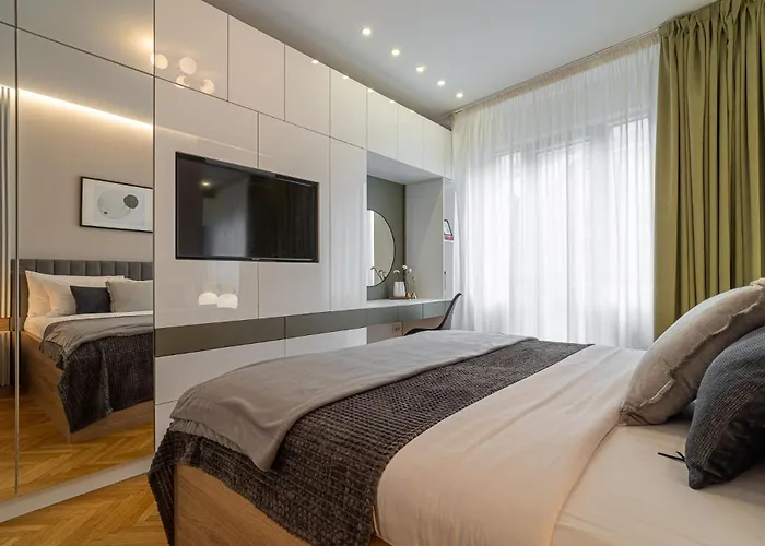 Urban 1br Loft Residences - Modern Comfort In Center Lejlighed