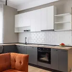 Urban 1br Loft Residences - Modern Comfort In Center Apartman